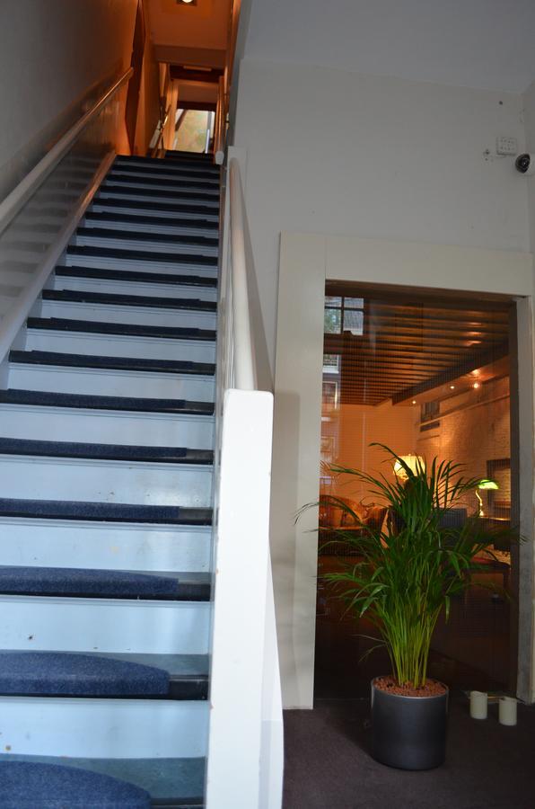 Rembrandtplein Bed & Breakfast อัมสเตอร์ดัม ภายนอก รูปภาพ