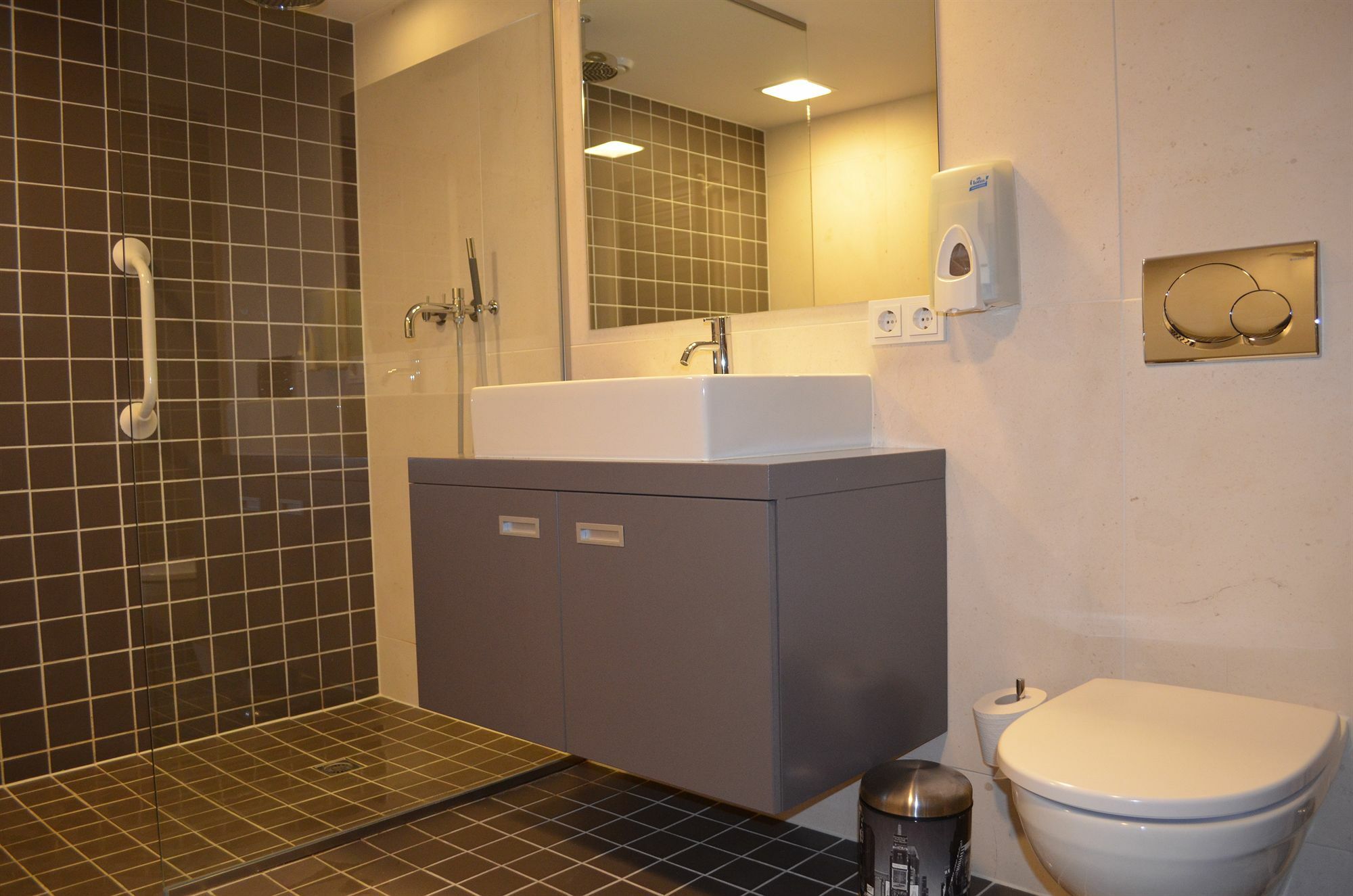 Rembrandtplein Bed & Breakfast อัมสเตอร์ดัม ภายนอก รูปภาพ