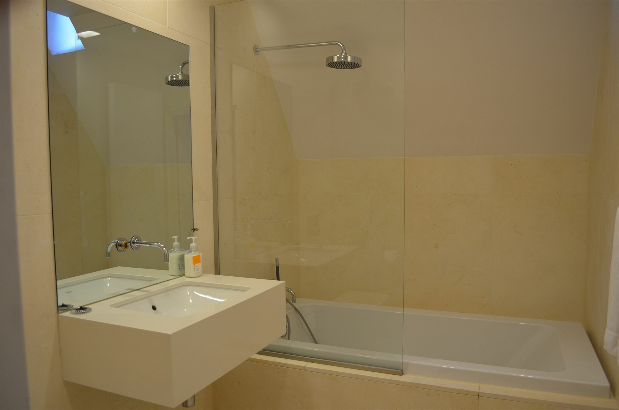 Rembrandtplein Bed & Breakfast อัมสเตอร์ดัม ภายนอก รูปภาพ